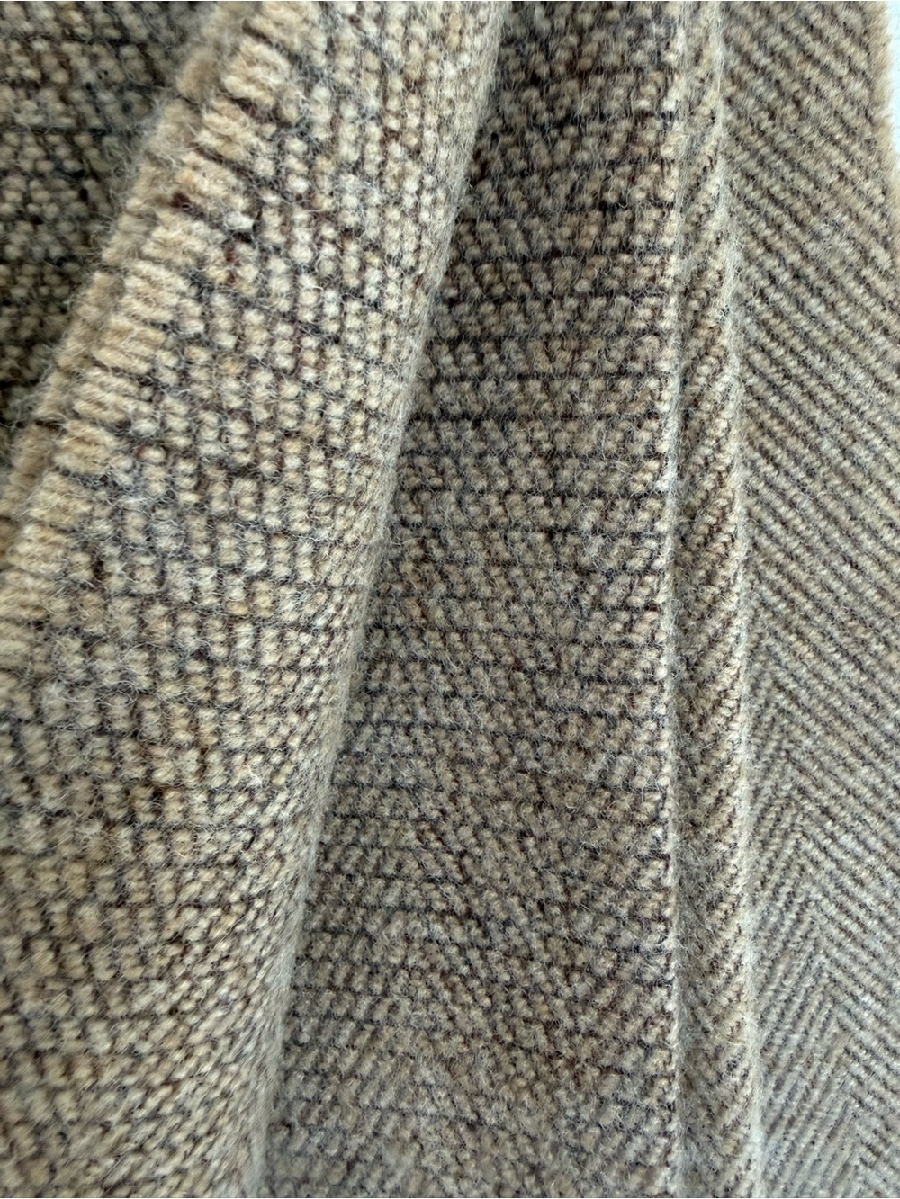 MCNUTT OF DONEGAL Neutral Tweed Throw - Picture 2 of 9